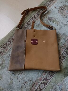 WomenTwo-Tone Tan Leather Shoulder Bag